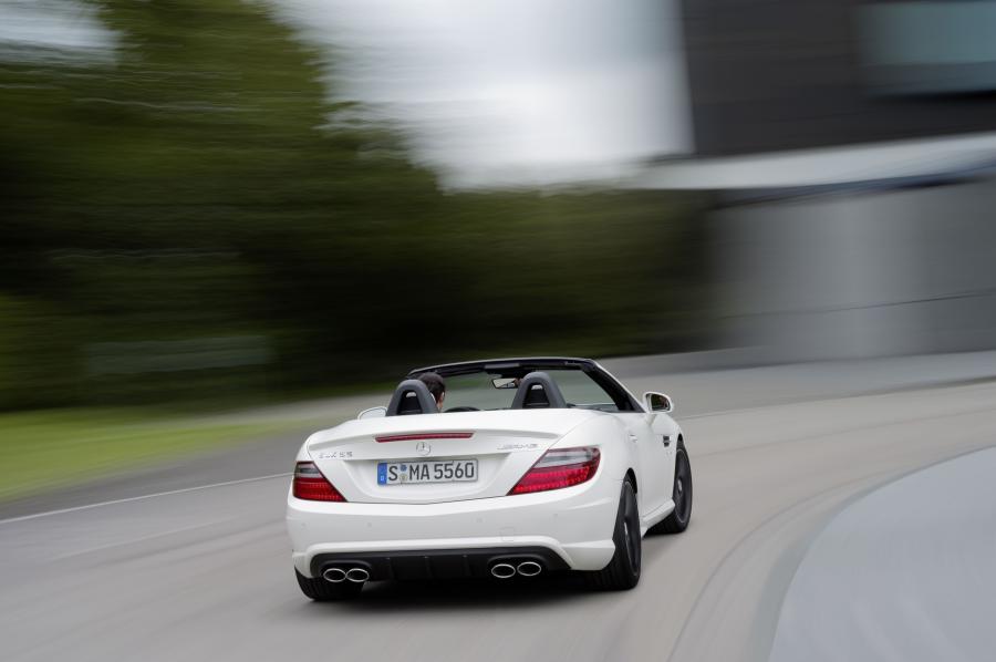  Mercedes-Benz SLK55 AMG 2011 года  (фото 24 из 34)